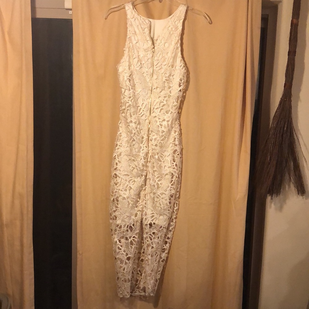 Ivory lace overlay dress - Picture 4 of 4